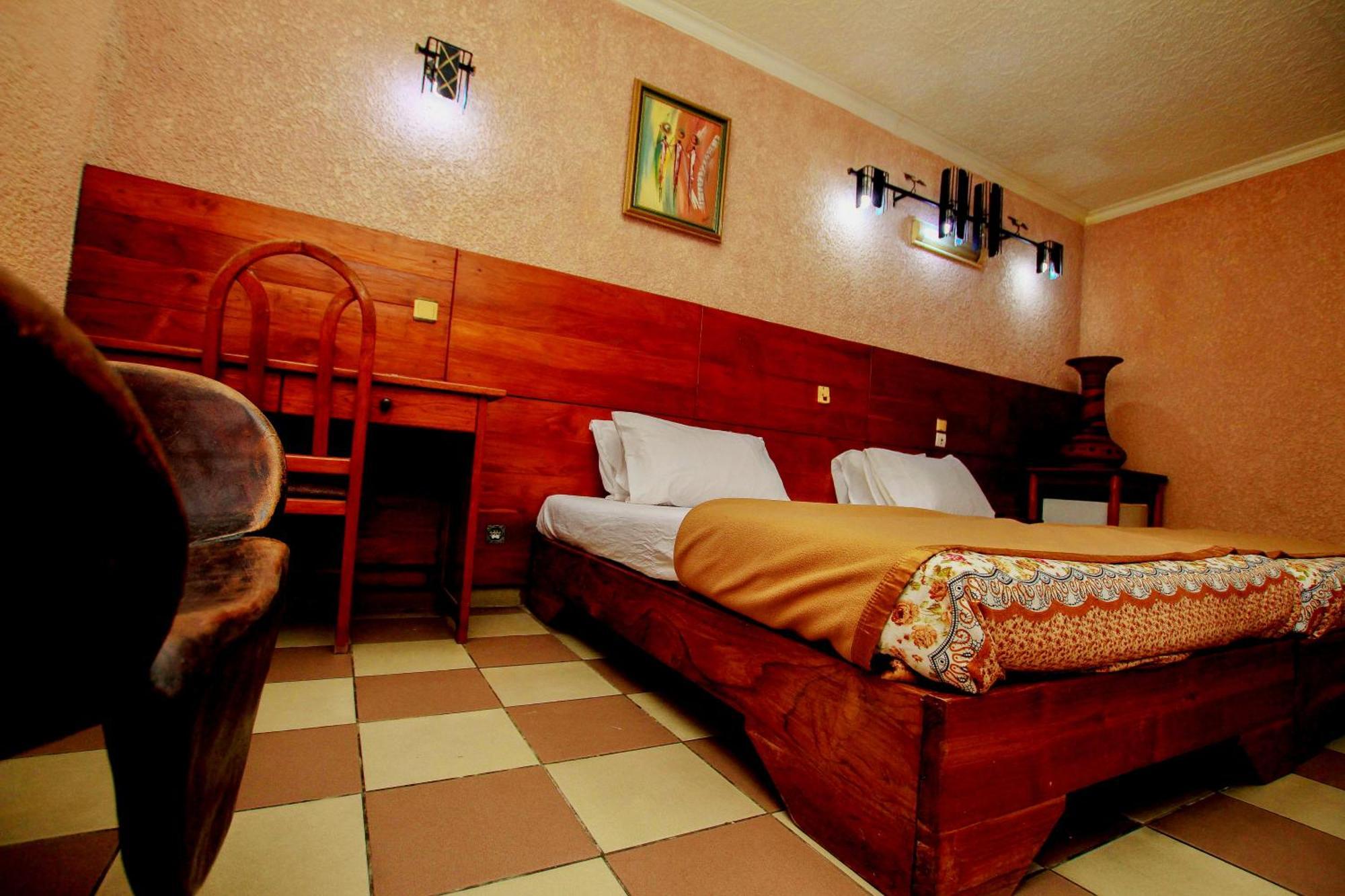 Hotel Le Prince 코토누 외부 사진